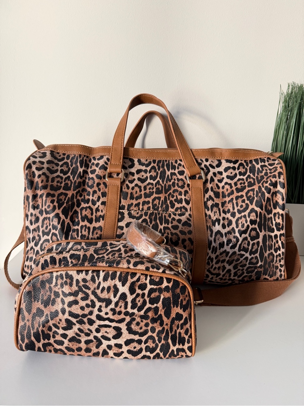 Leopard Print Weekender Duffle Bag Set w/ Toiletry Pouch Travel New